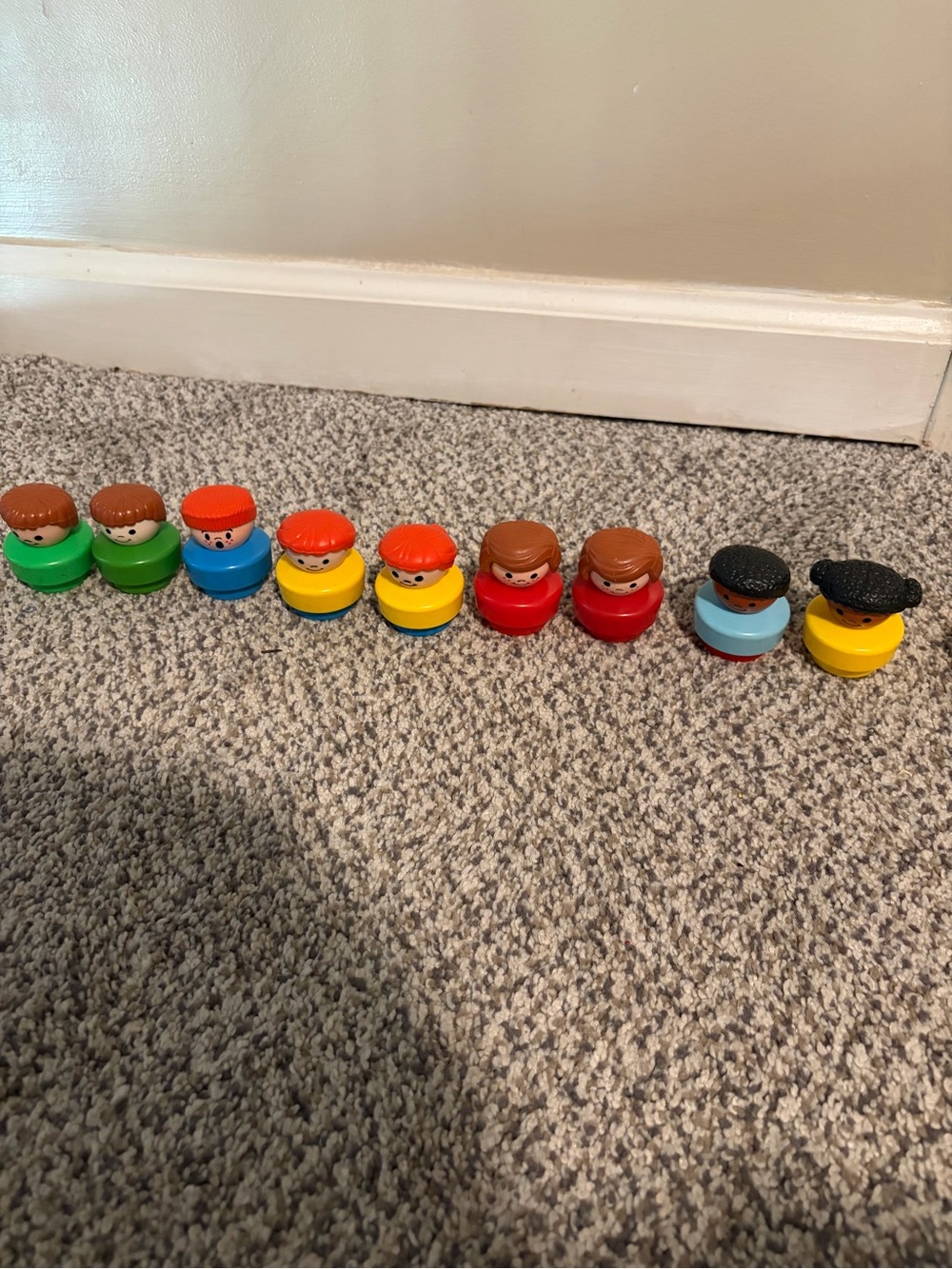 Fisher-Price Colorful chunky little people -set of nine